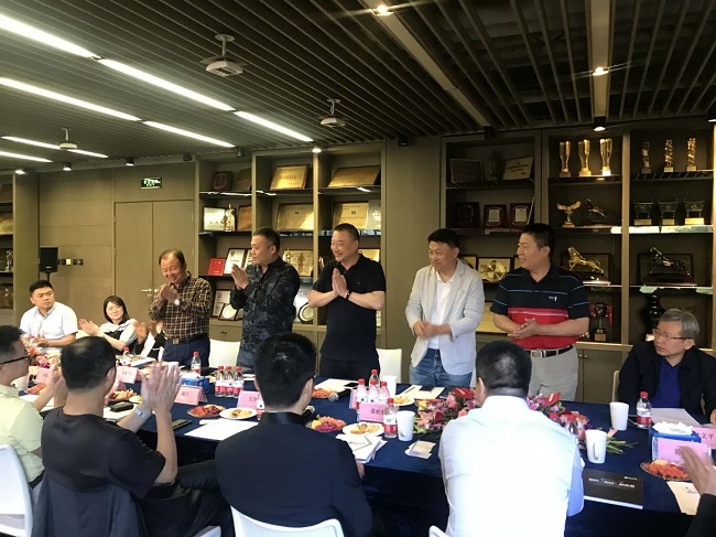 弘高创意 何宁会长-1.jpg