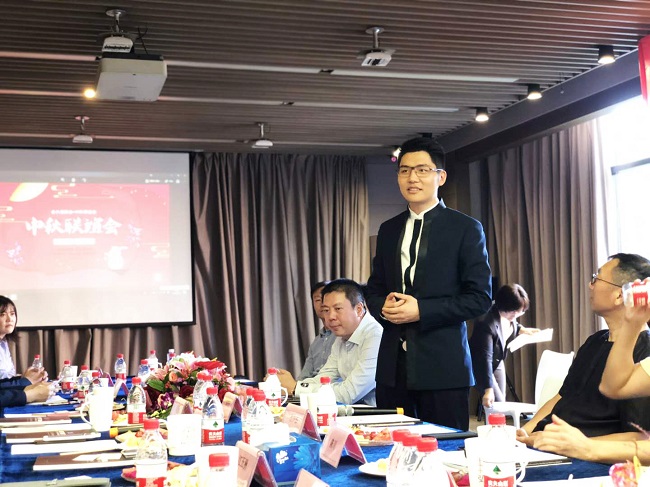 圣行集团 袁会长-1.jpg